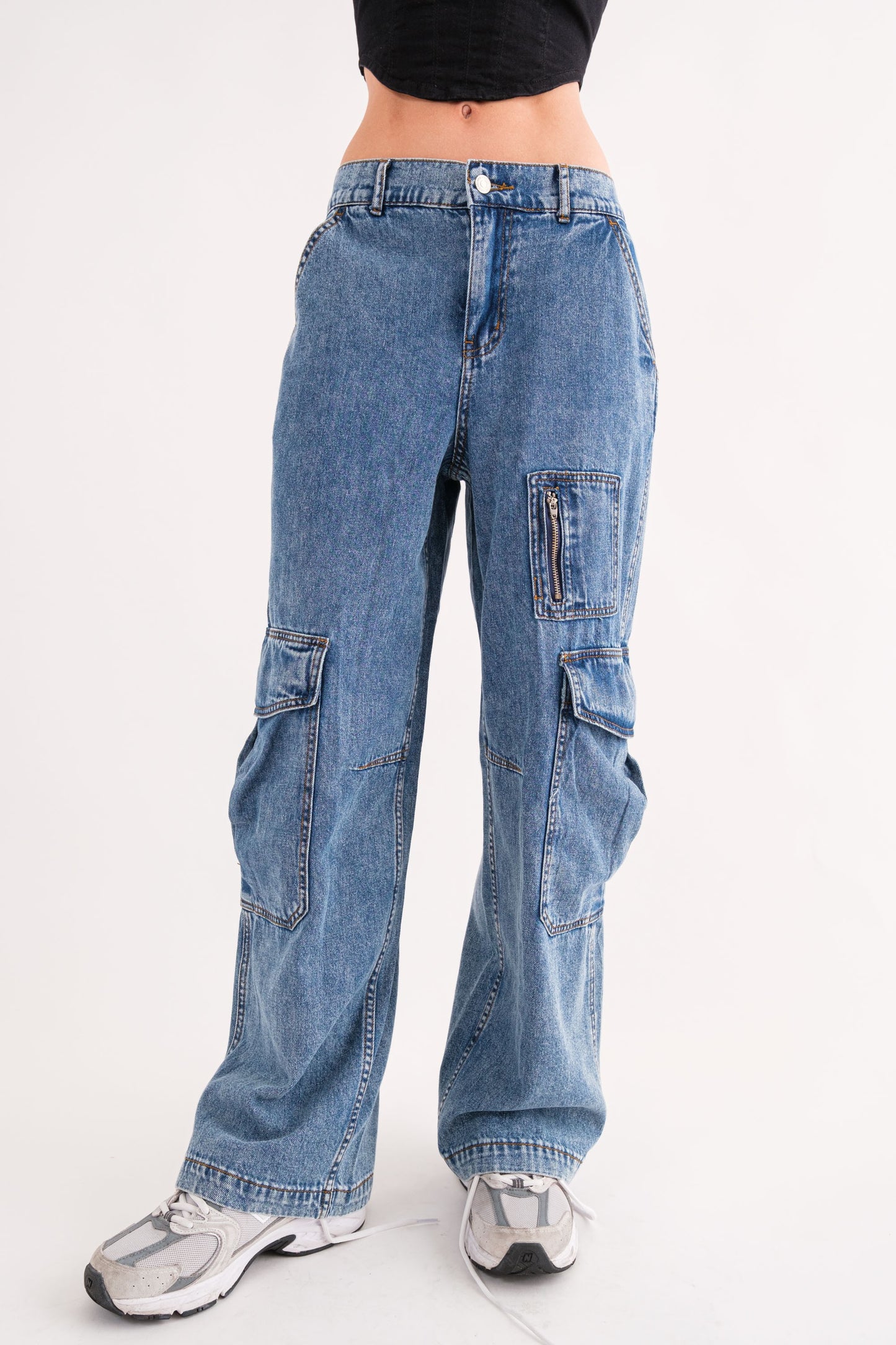 DANIELA LOW RISE WIDE LEG CARGO JEANS